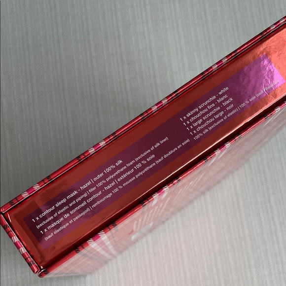 SLIP Hazel Beauty Sleepover Set (Limited Edition) - Picture 7 of 13